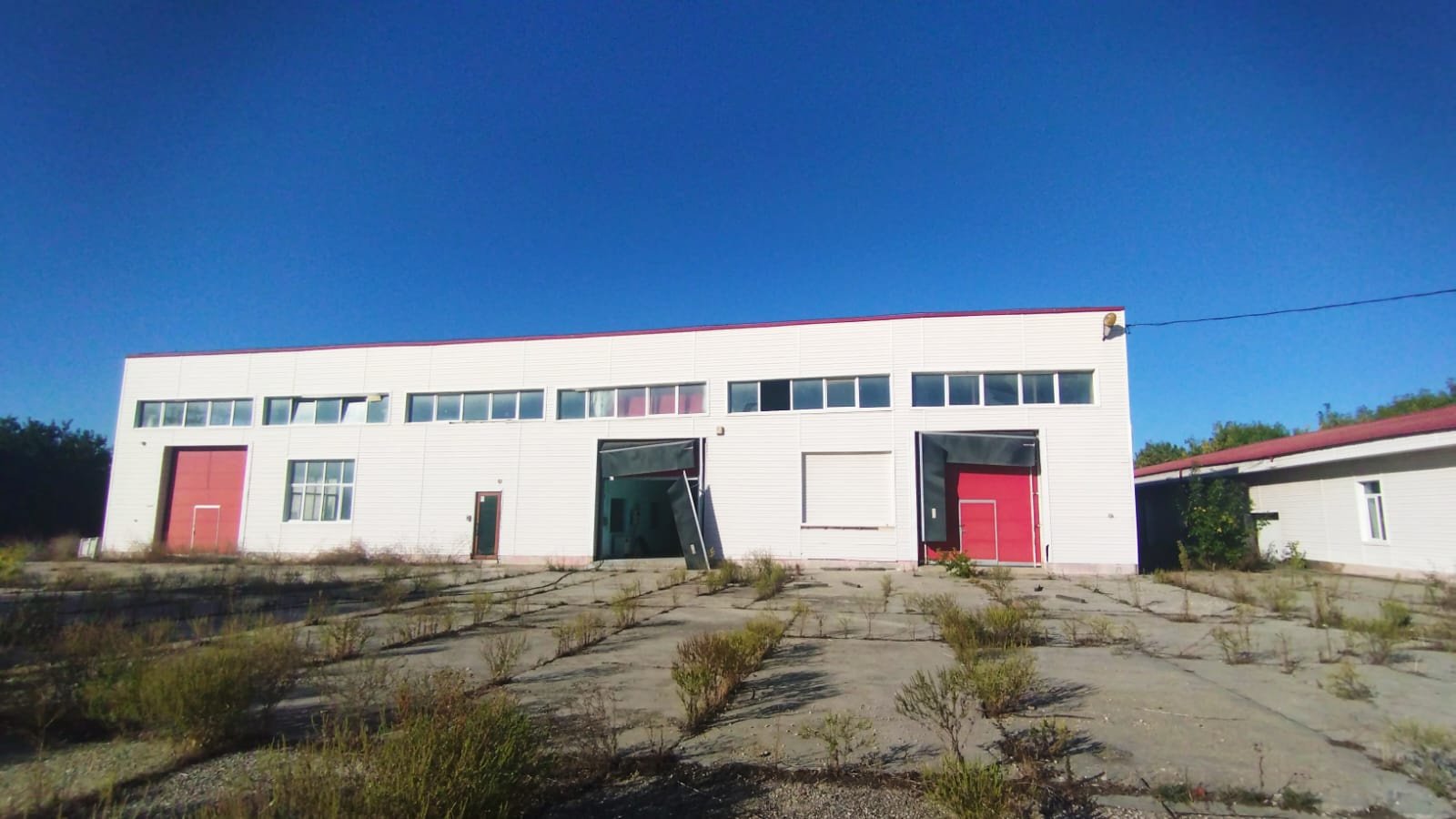 OCAZIE Complex industrial 4 hale producție + depozitare, 17.000 mp, des 180mp