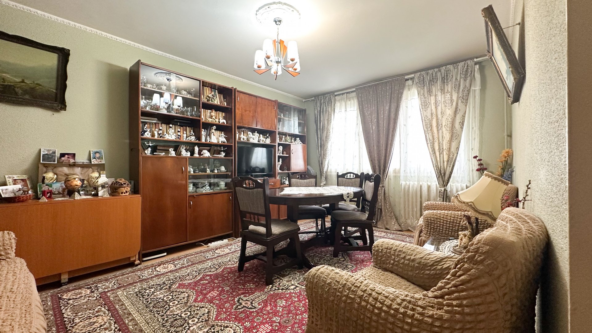 Apartamentul care te așteaptă să-l transformi în casa ta