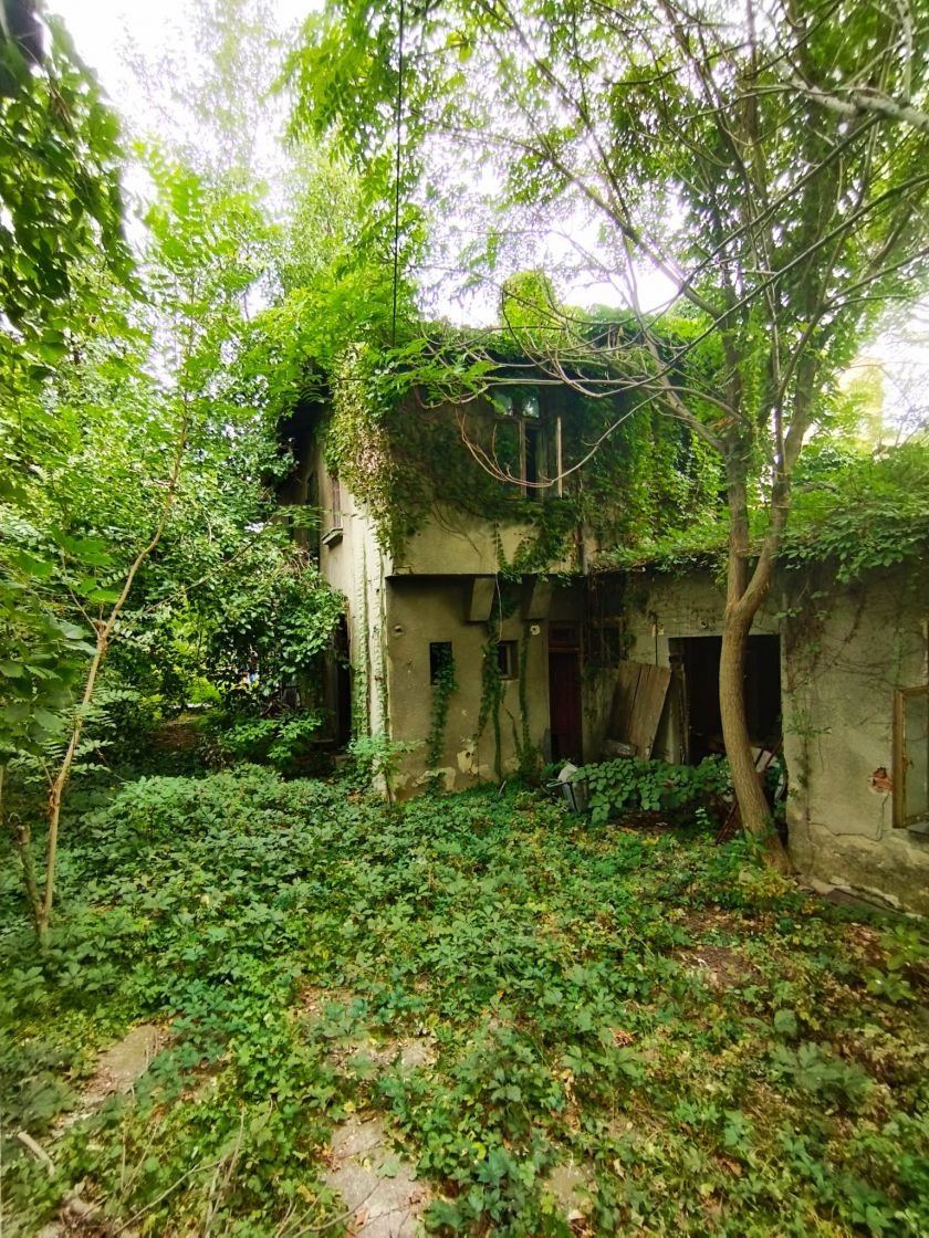 VAND TEREN IN COTROCENI STADAL 1150 MP + 3 VILE RENOVABILE LA CEL MAI BUN PRET